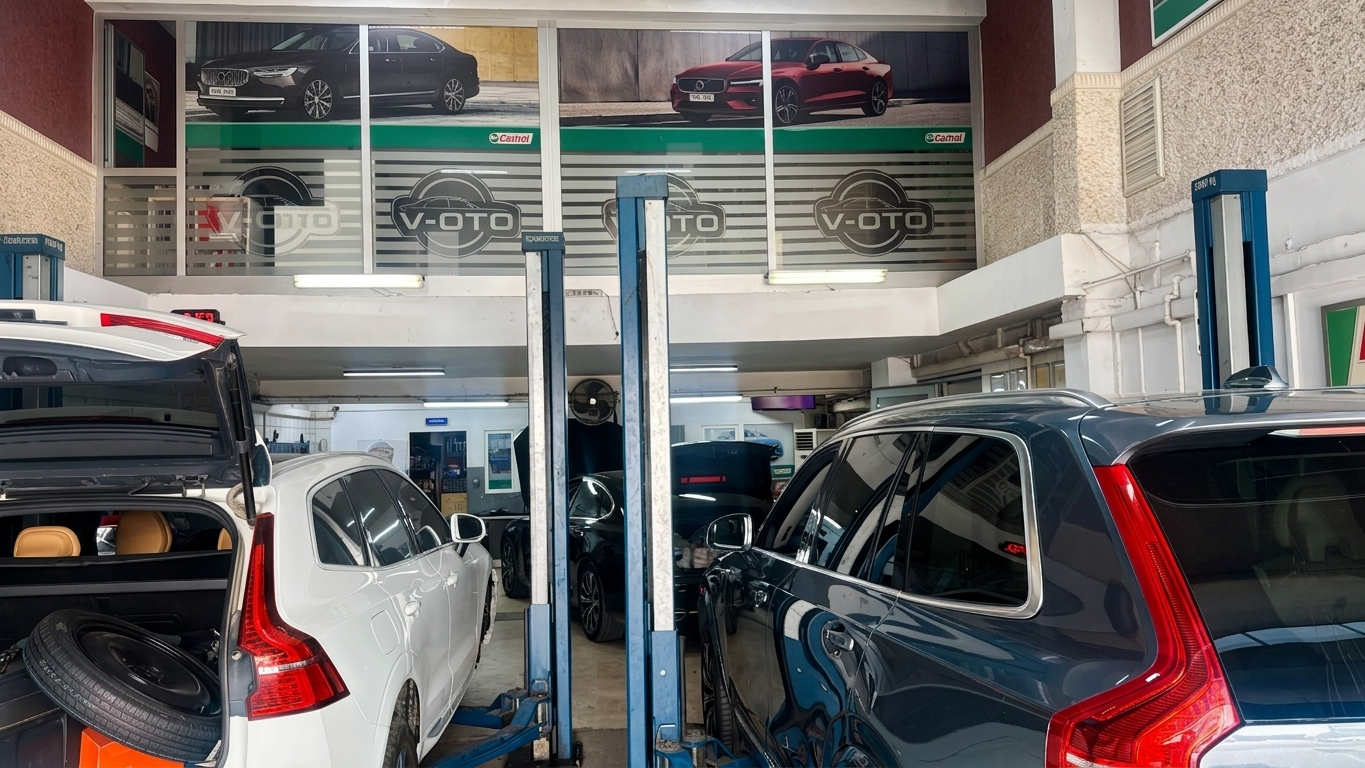 V-OTO atölyesi — Volvo araçlar servis kaldırıcılarında